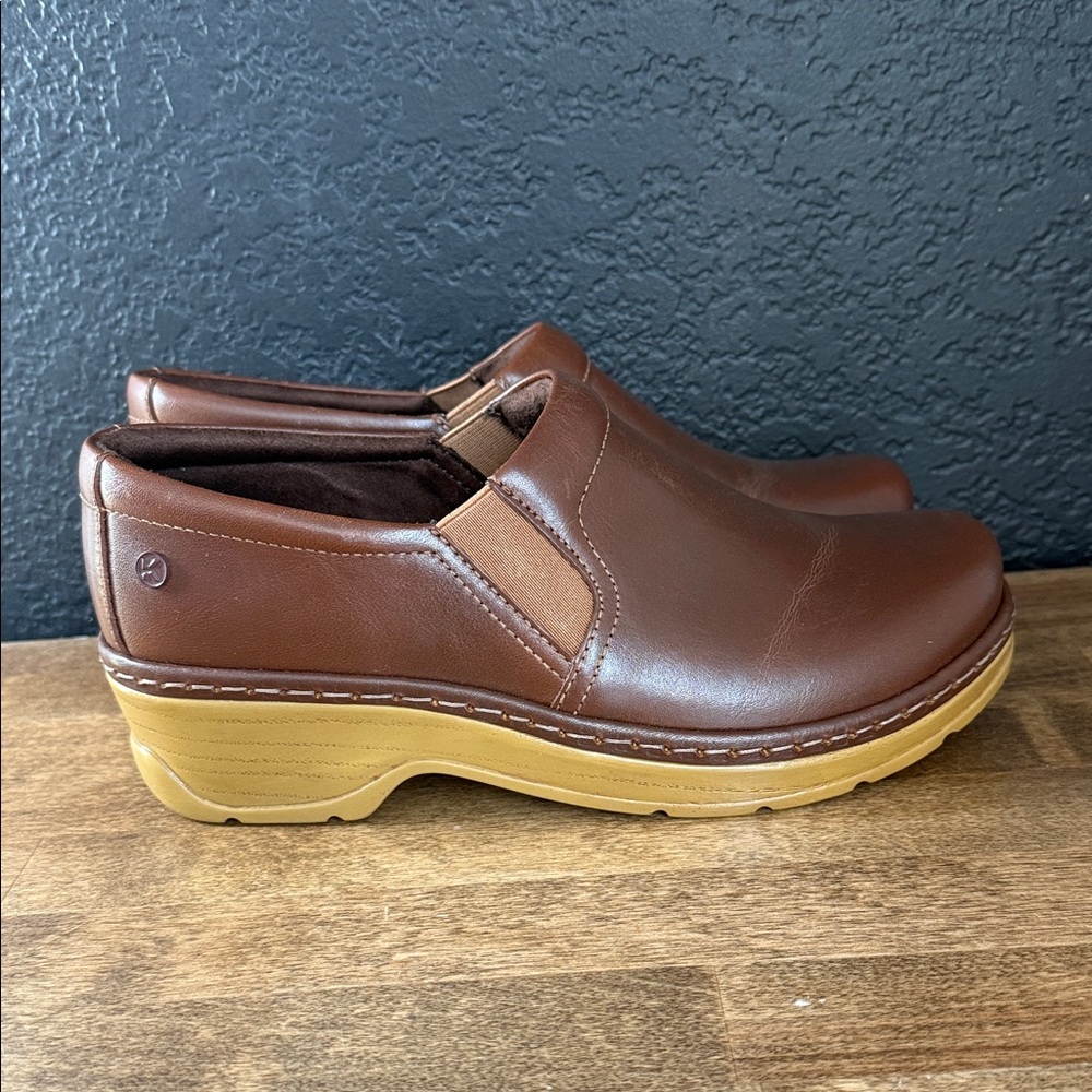 Klogs Footwear Women’s Brown Leather Slip-On Shoes Size 9 Wide
